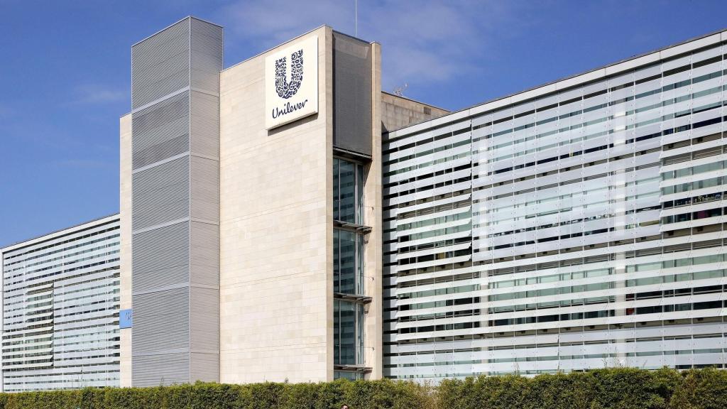 El edificio Dinamarca, que alberga las oficinas de Unilever en Viladecans