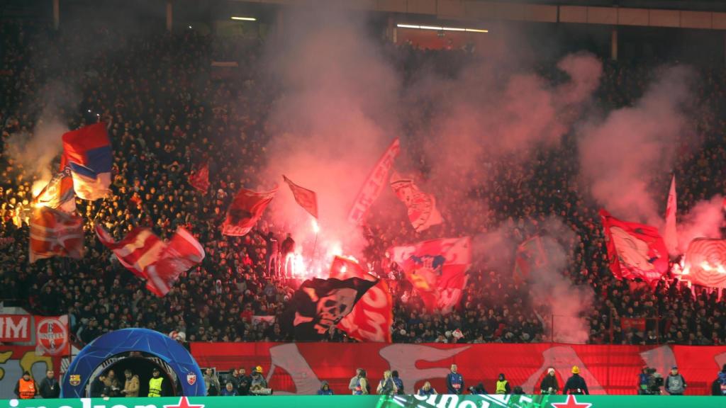 Grada del Estrella Roja durante el partido contra el Barça