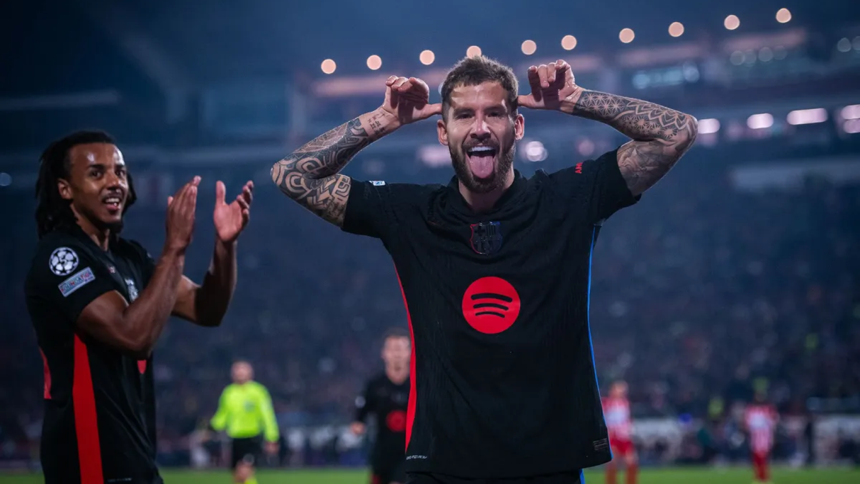 Iñigo Martínez celebra su gol contra el Estrella Roja