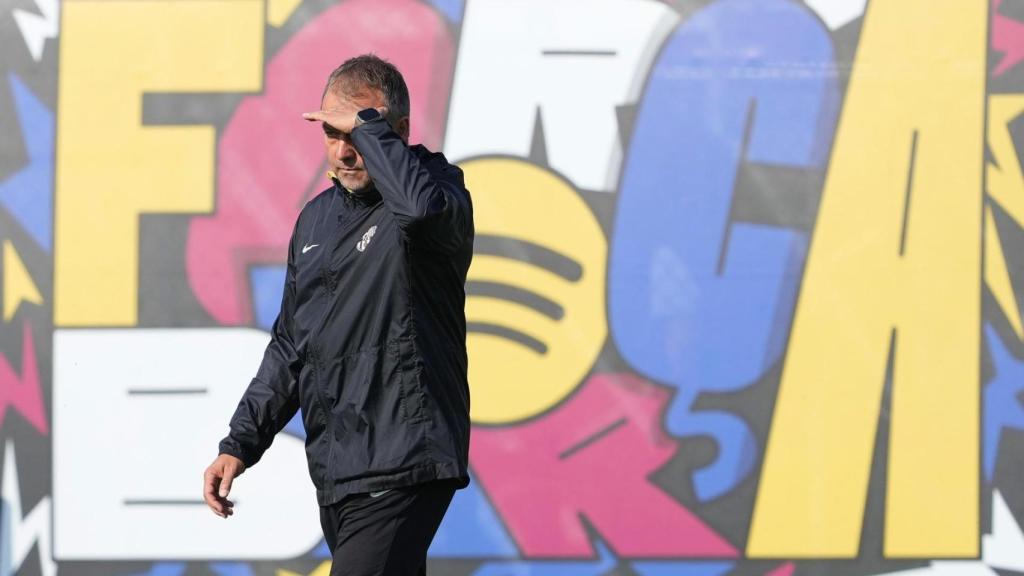 Flick, en el entrenamiento del Barça antes de viajar a San Sebastián