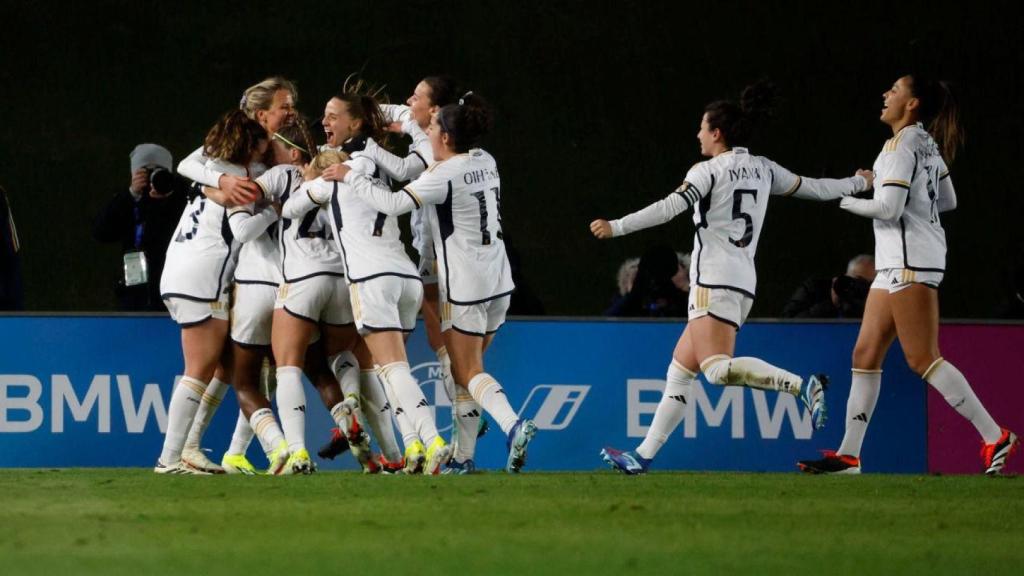 Las futbolistas del Real Madrid Femenino celebran un gol