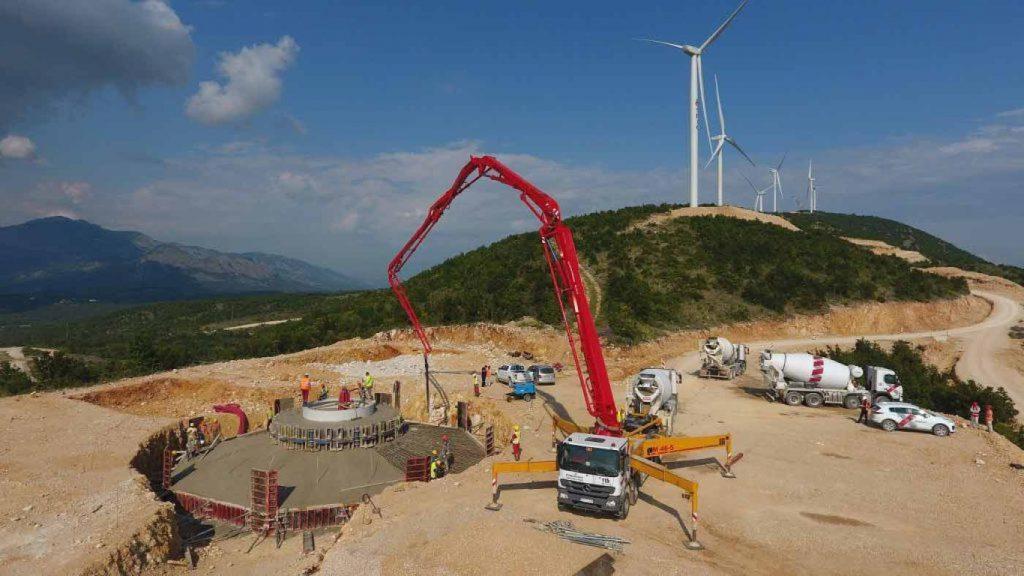 Construcción del parque de molinos Mozura Wind Park en Montenegro