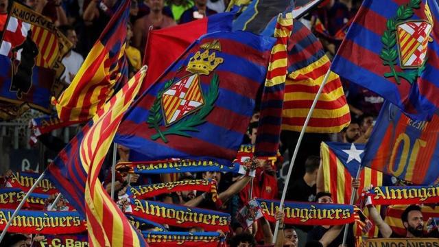 La Penya Almogàvers, en un partido del Barça