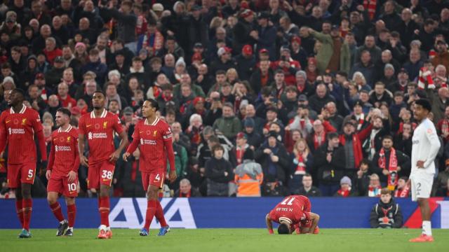 Los jugadores del Liverpool celebran un gol ante el Aston Villa