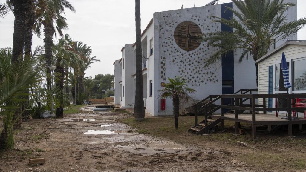 Instalaciones del Camping Els Alfacs afectadas por las lluvias, a 3 de septiembre de 2023, en Alcanar, Tarragona