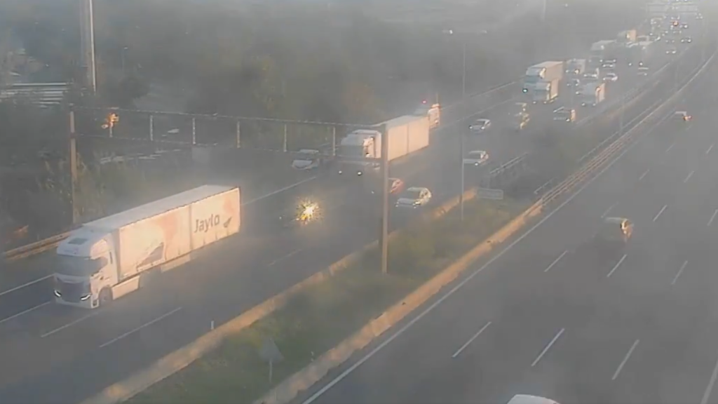 Atasco en la AP-7 por un accidente este lunes