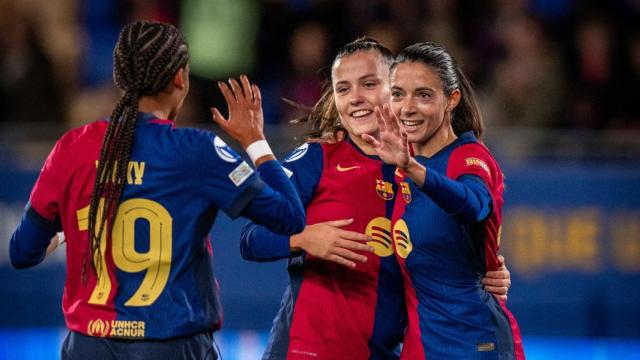 Vicky López, Claudia Pina y Aitana Bonmatí celebran un gol del Barça Femenino en Champions League