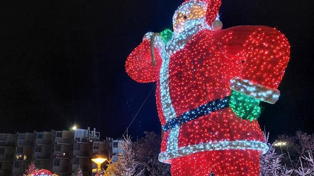 Papá Noel iluminado en Le Barcarès