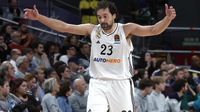 Sergi Llull, desesperado, ante el Anadolu