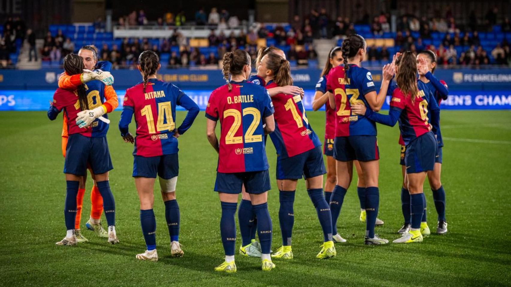 El Barça Femenino festeja el triunfo en la Champions League contra el St. Polten