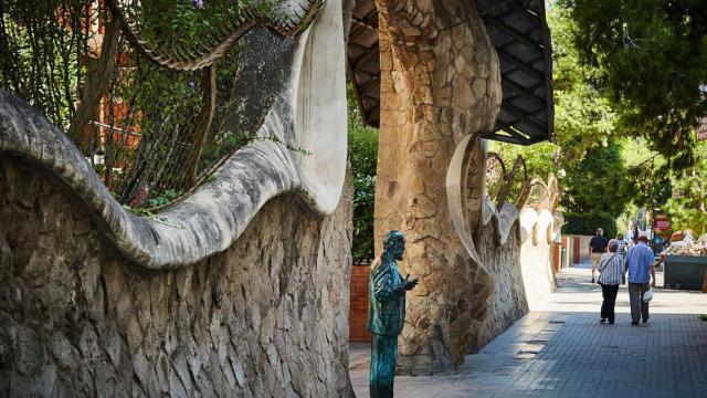 Portal de la Finca Miralles