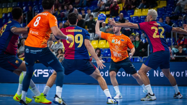 El Barça de balonmano juega contra el Benidorm en el Palau