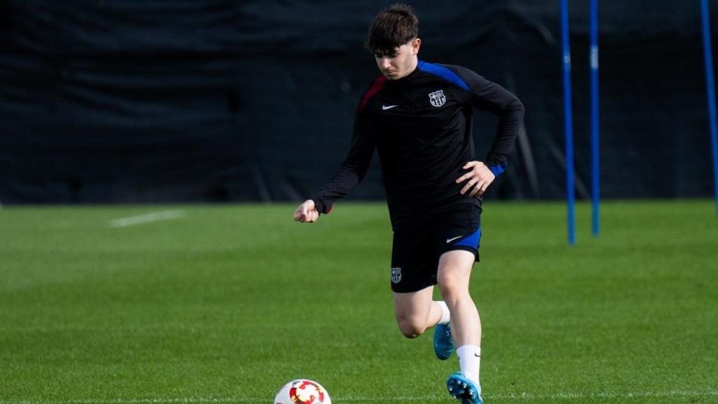 Aleix Garrido, durante un entrenamiento del Barça B