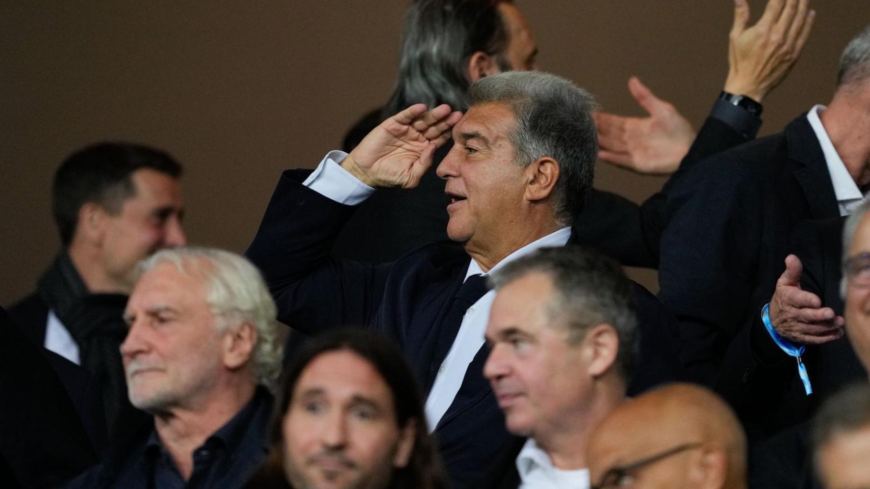 Laporta, en el palco de Montjuïc, durante un partido del Barça en la Champions