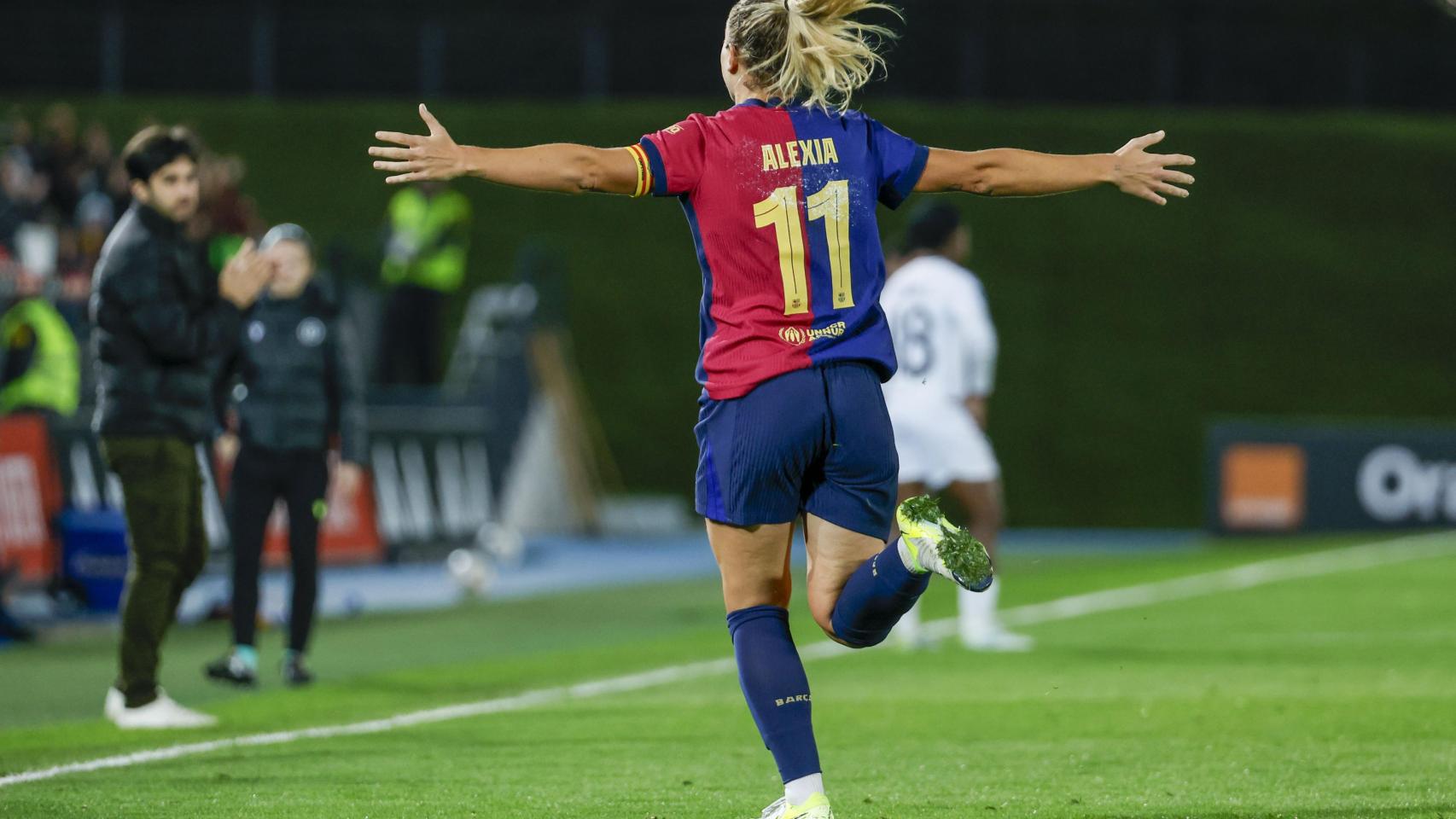 Alexia Putellas celebra su gol en el clásico