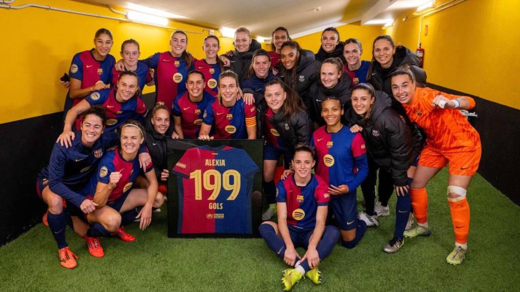 El vestuario del Barça celebra los 199 goles de Alexia