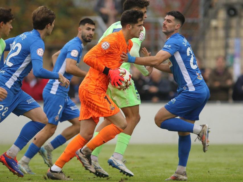 Ander Astralaga en el partido del Barça B contra el Amorebieta