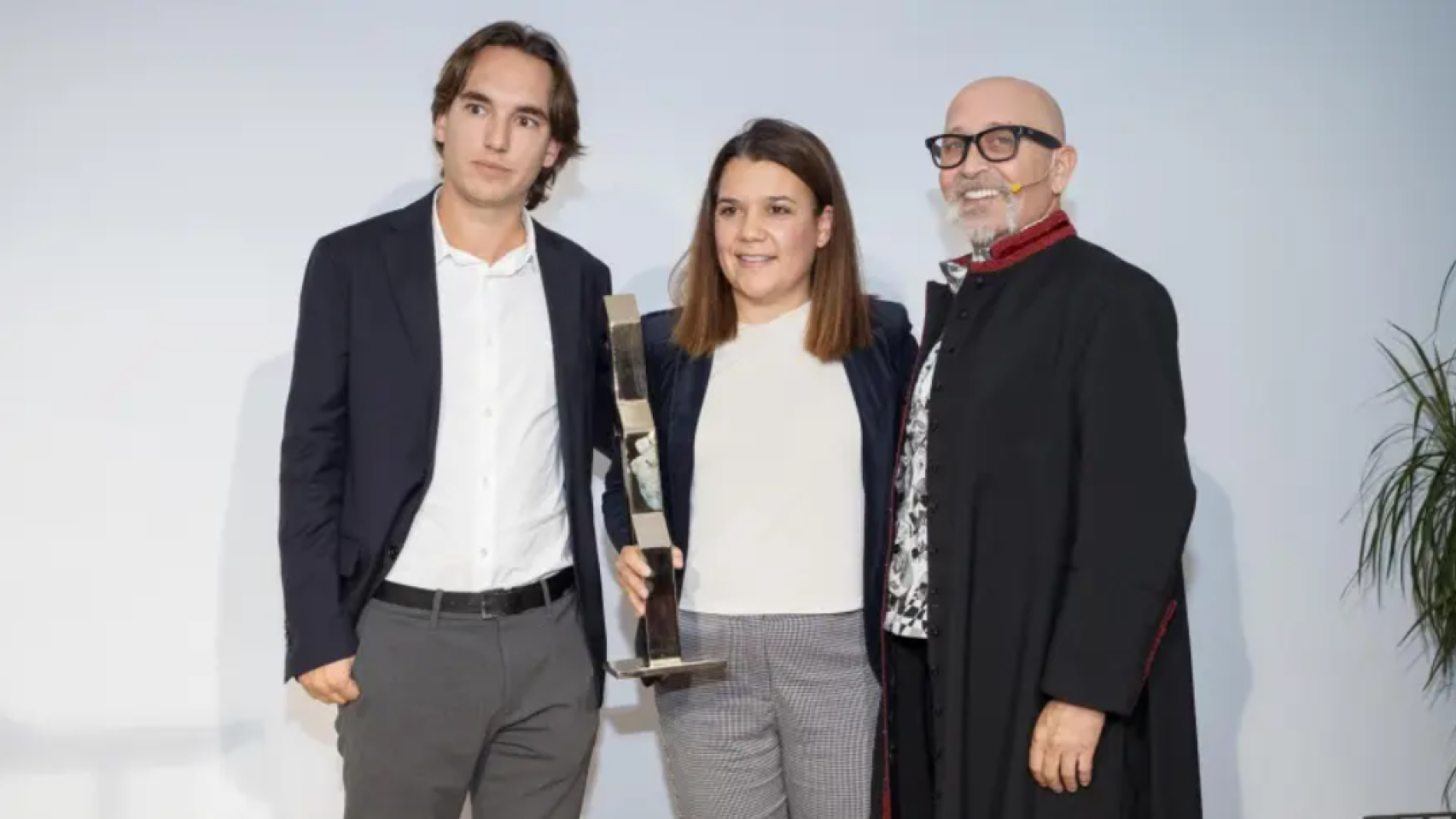 Arturo Esteve, director de Crónica Global; Laura Jiménez, directora general de Grupo de Medios Global, y Pedro Aparicio, director de 'PR Noticias'.