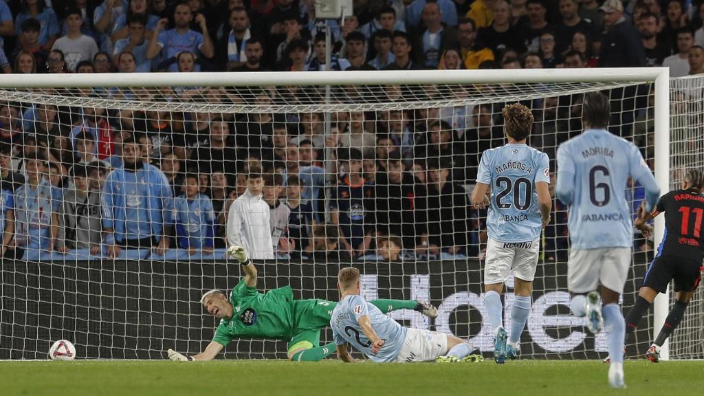 El gol de Raphinha en Balaídos: no perdona ante Guaita