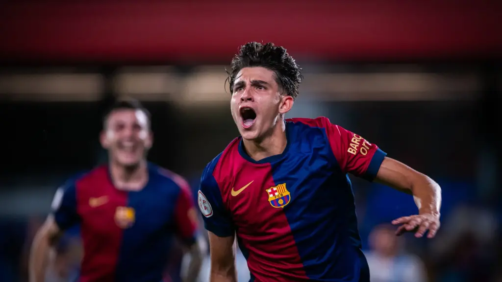 Toni Fernández celebra su golazo en el Barça B-Ourense