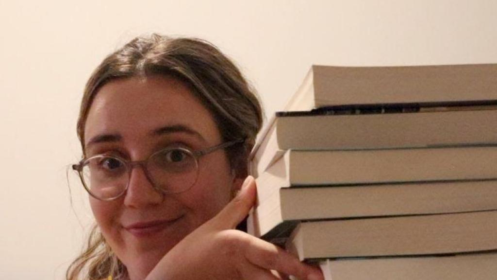 La bookTuber Adela Dombu