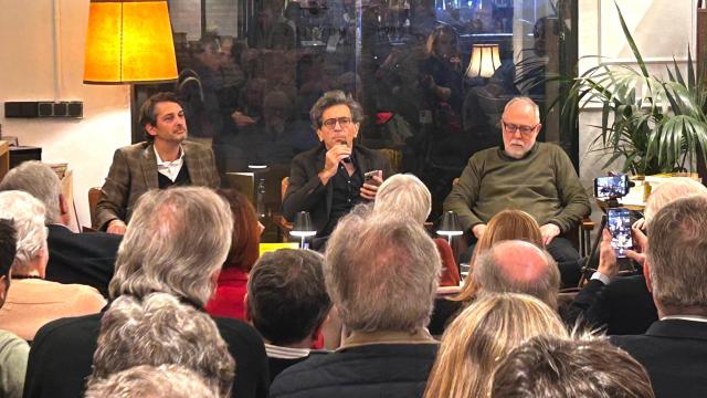 Los periodistas Iñaki Ellakuría y Pablo Planas presentan el libro 'Puigdemont. El integrista que pudo romper España' (La esfera de los libros), con el escritor Arcadi Espada