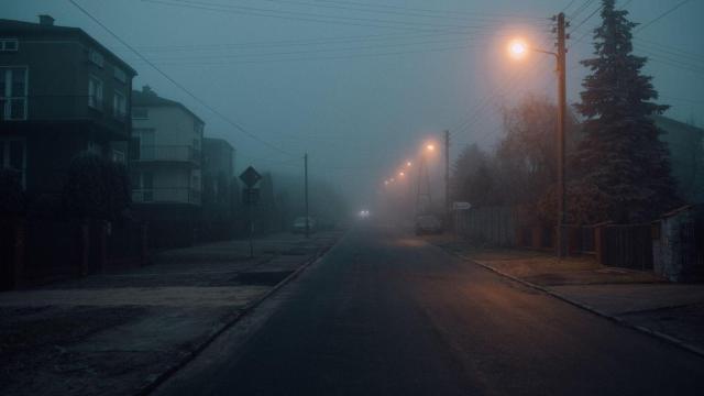 Una carretera de noche