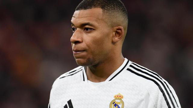 Kylian Mbappé, decepcionado durante la derrota del Real Madrid en Champions League contra el Liverpool