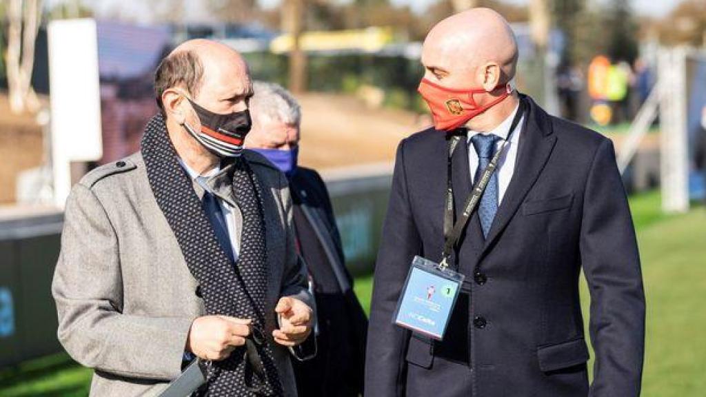 Rafael Louzán, presidente de la Federación Gallega de Fútbol, y Luis Rubiales, durante su etapa de presidente en la Real Federación Española de Fútbol