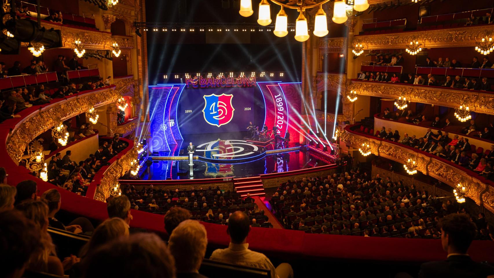 El Gran Teatre del Liceu, a rebosar durante la gala del 125 aniversario del Barça