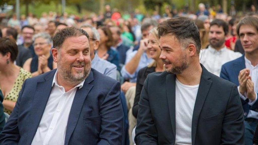 El candidato a la presidencia de ERC, Oriol Junqueras, y el diputado Gabriel Rufián