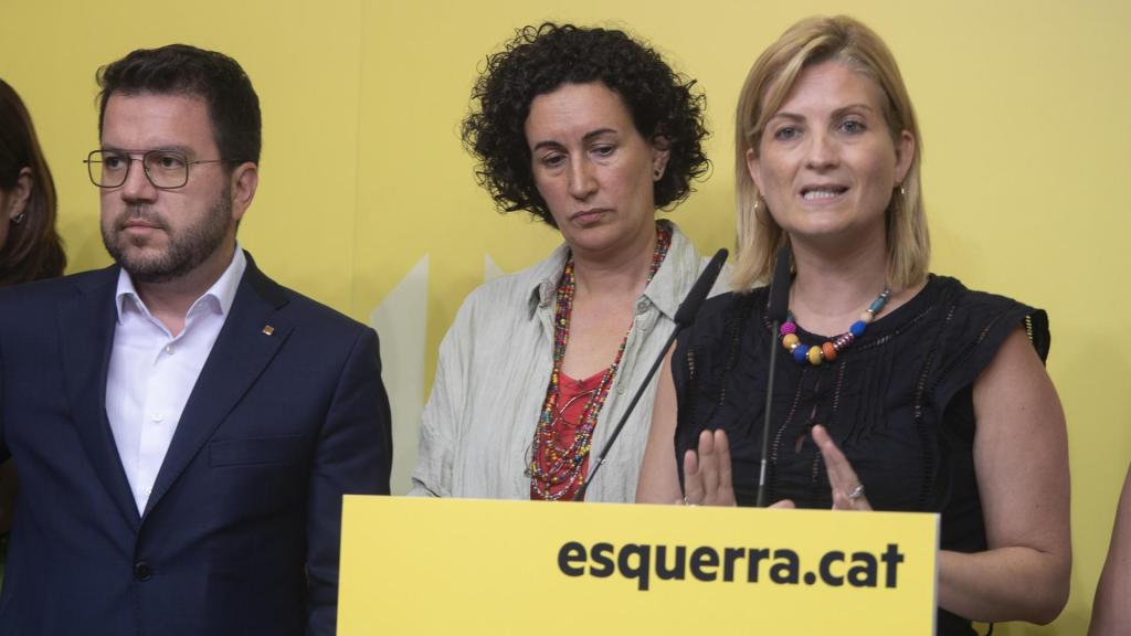 Raquel Sans, miembro de NEN, el expresidente del Govern, Pere Aragonès, y la exsecretaria general de ERC, Marta Rovira