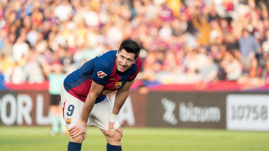 Robert Lewandowski, durante el partido de Liga contra la UD Las Palmas, con la equipación del 125 aniversario del Barça