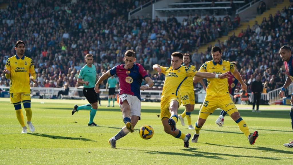 Fermín Lopez durante el partido de Liga contra la UD Las Palmas, con la equipación del 125 aniversario del Barça