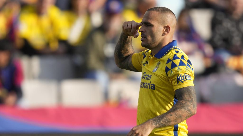 Sandro Ramírez celebra su gol al Barça con Las Palmas