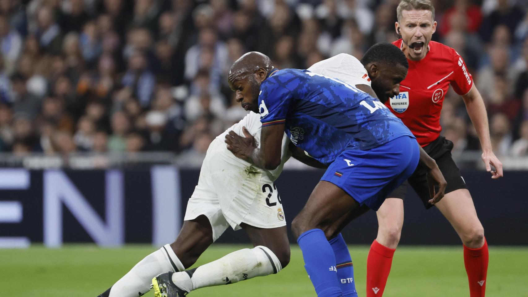 El penalti de Nyom sobre Antonio Rüdiger, pitado por el árbitro Hernández Hernández en el Real Madrid-Getafe