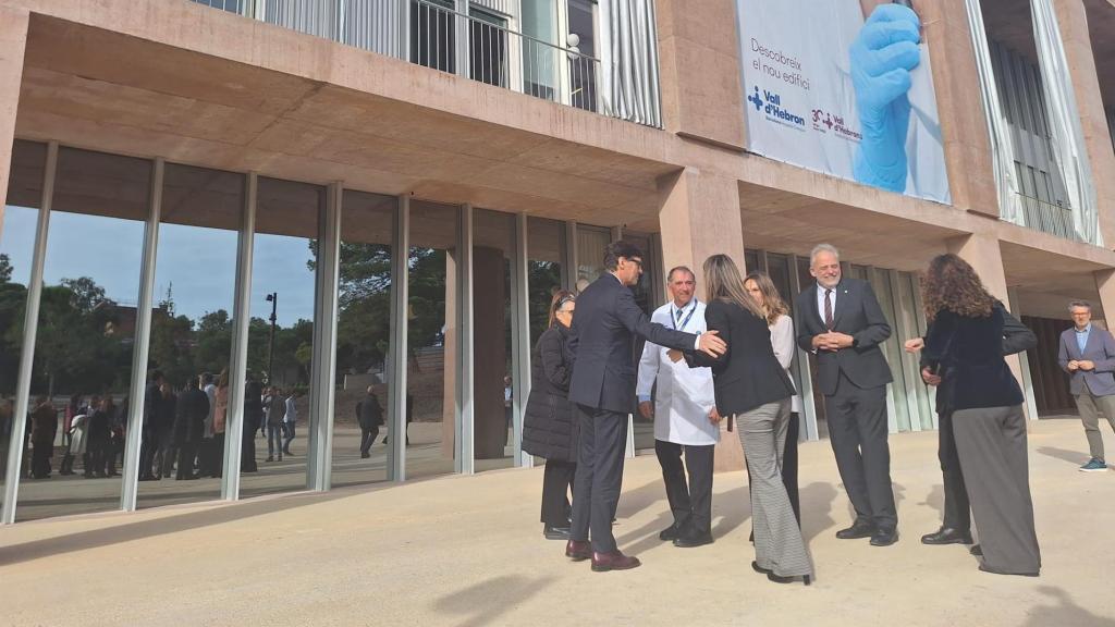 El presidente de la Generalitat, Salvador Illa, en la inauguración del nuevo VHIR