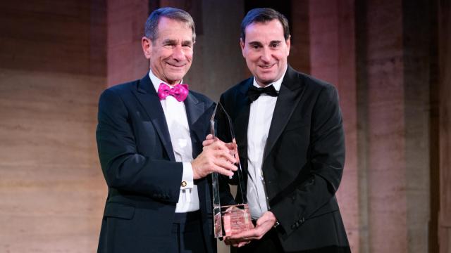 El CEO de Mango, Toni Ruiz, recibe el premio Business Leader of the Year 2024