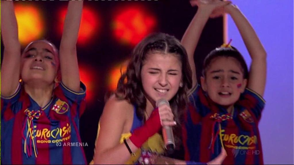 Luara Hayrapetyan interpreta una canción dedicada al Barça en Eurovisión Junior 2009