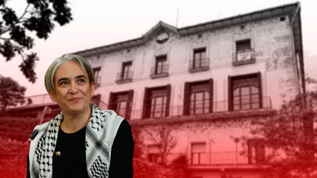 Ada Colau, ante la Casa Buenos Aires