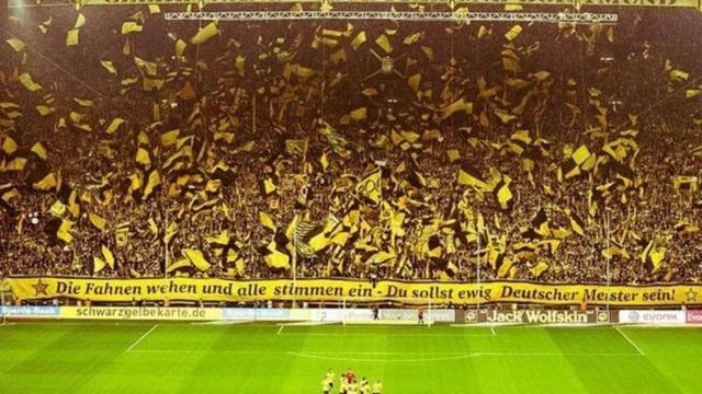 El 'muro amarillo' del Borussia Dortmund