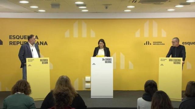 El expresidente de ERC y candidato de 'Militància Decidim' a la reelección, Oriol Junqueras, y el candidato de 'Nova Esquerra Nacional', Xavier Godàs, durante el debate