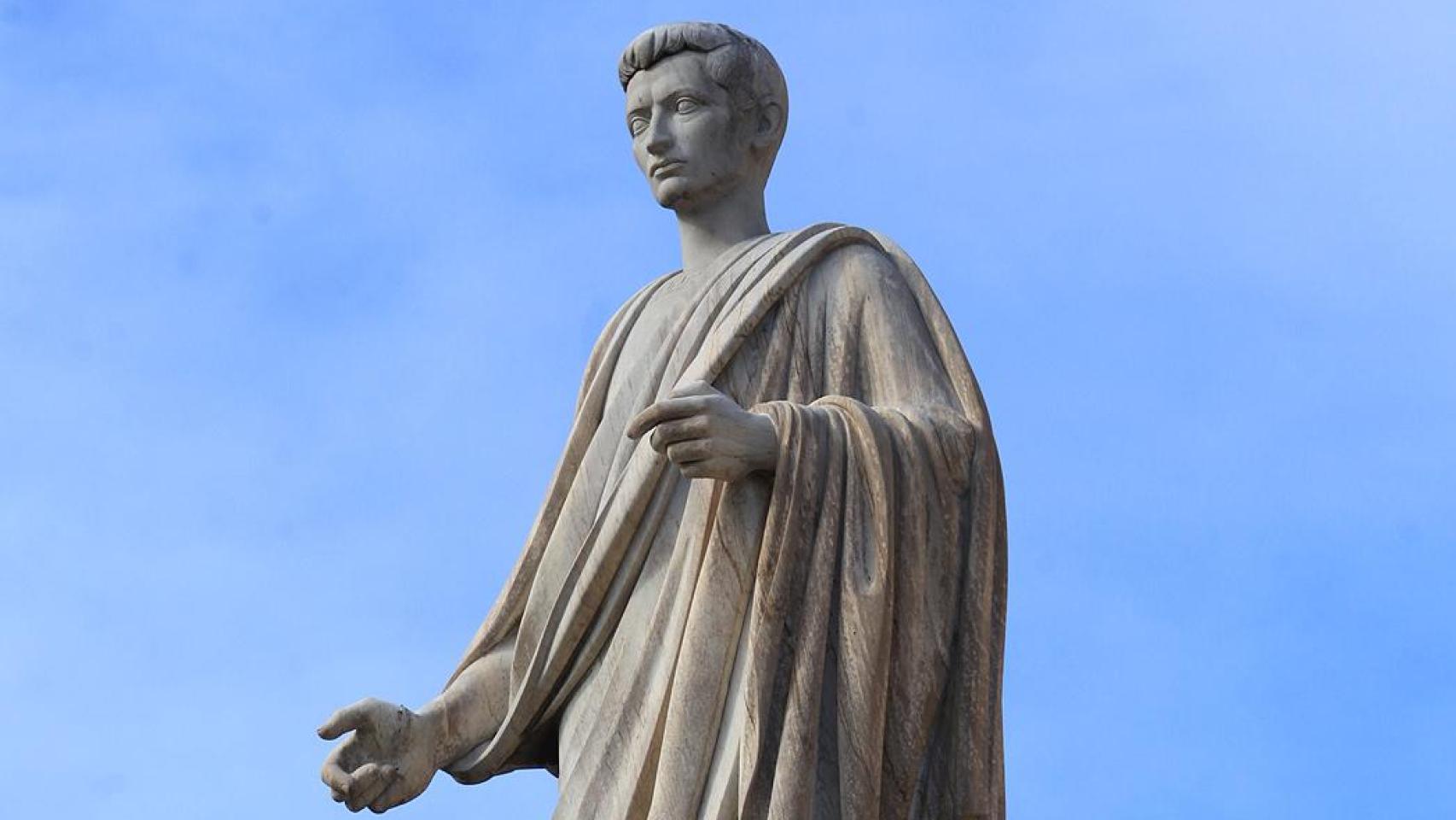 Estatua de César Augusto en Tarragona