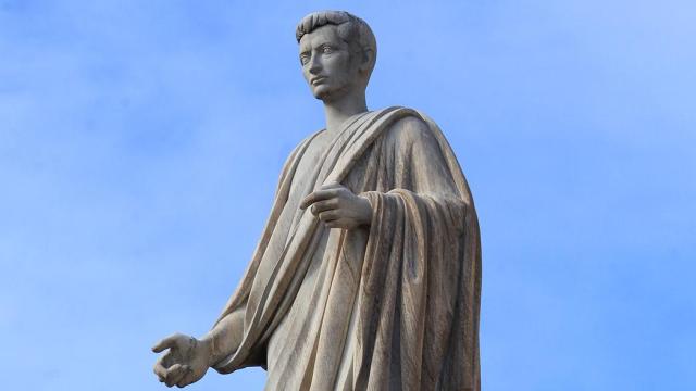 Estatua de César Augusto en Tarragona