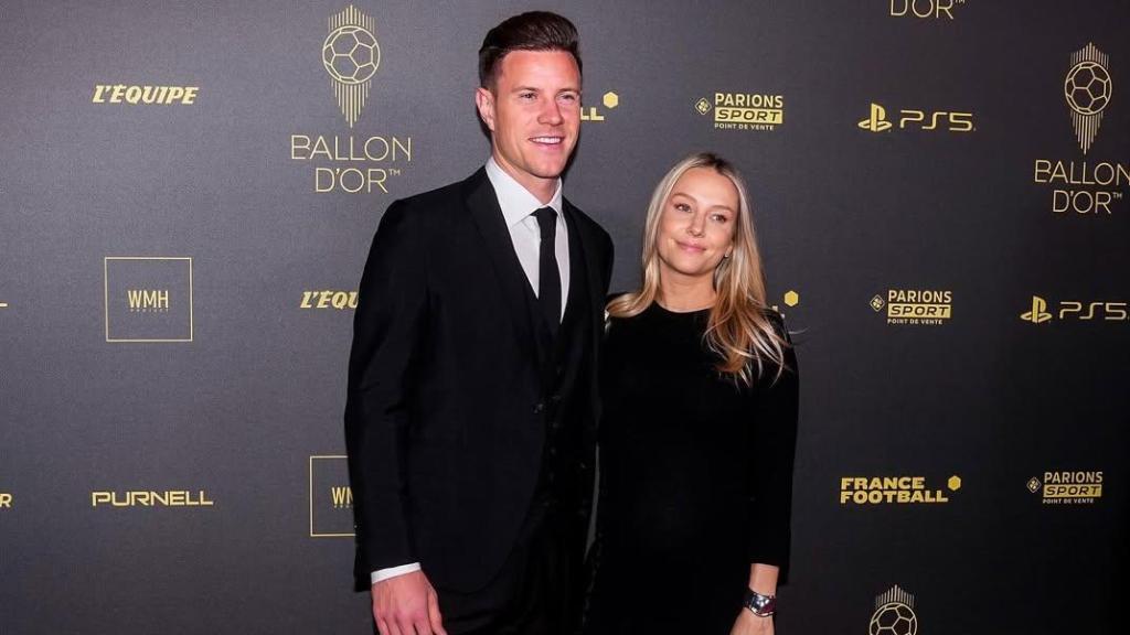 Marc-André ter Stegen y su esposa Daniela Jehle, en la alfombra roja del Balón de Oro