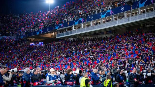 La afición del Barça, presente en Montjuïc, durante un partido de Champions League