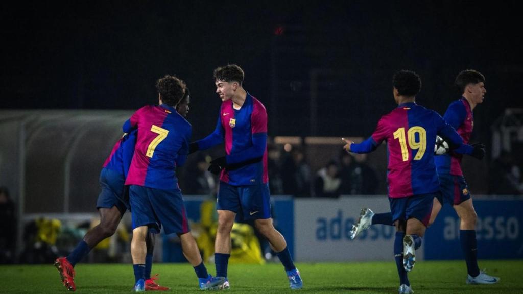 Los jugadores del Juvenil A festejan el gol de Landry Farré contra el Borussia Dortmund en la Youth League