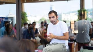 Christian Rodríguez, fundador de Mutter Ventures, en un 'speech'
