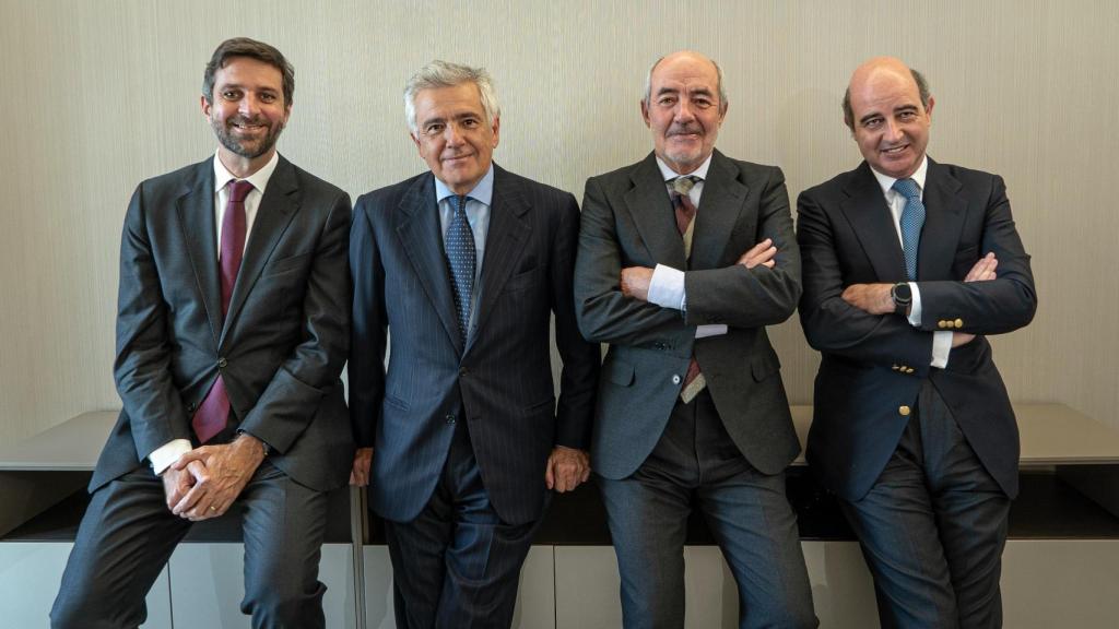 Santiago Hagerman (consejero delegado GBS Finanzas) Juan Antonio Samaranch (pte. GBS Finanzas Investcapital) Diego Fernández de Henestrosa (pte. Creand Wealth Management, de Banco Alcalá S.A.) Marcos Ojeda (consejero dtor.Gral. Creand Wealth Management) / EP