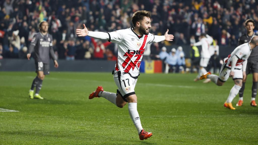 Unai López festeja su gol anotado contra el Real Madrid en Vallecas